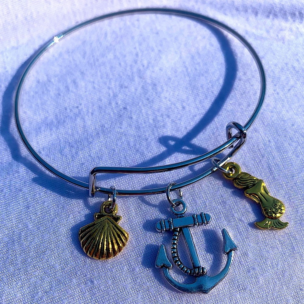Brand New! Handmade! Adjustable Charm Bangle Bracelet!